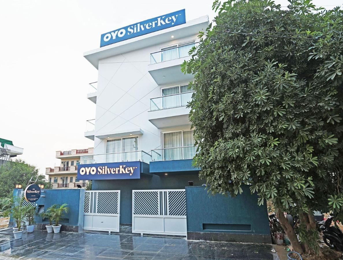 Hotel Oyo Flagship Santhi Grand Vijayawāda Exteriér fotografie