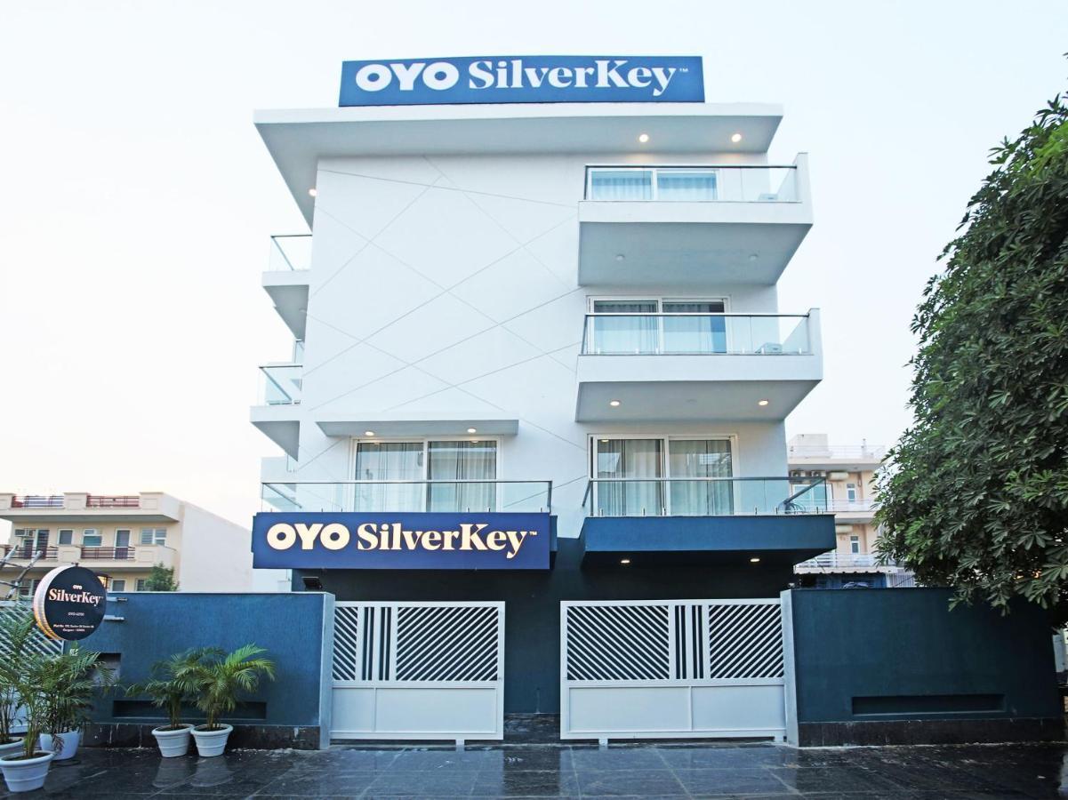 Hotel Oyo Flagship Santhi Grand Vijayawāda Exteriér fotografie