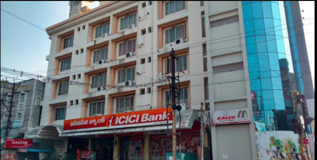 Hotel Oyo Flagship Santhi Grand Vijayawāda Exteriér fotografie